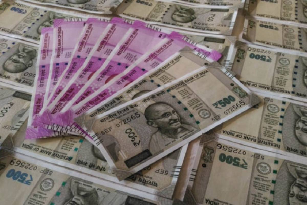 under-the-government's-'this'-scheme,-workers-get-rs-500,;find-out-how-to-register