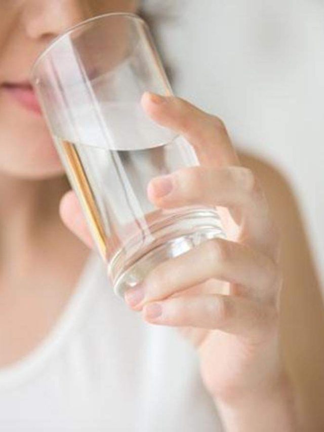 youve-been-drinking-water-wrong-all-this-while-know-the-right-way