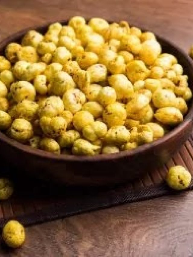 depositphotos_239348976-stock-photo-roasted-phool-makhana-crispy-lotus