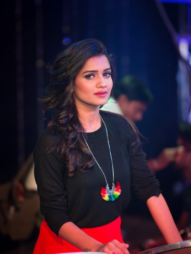 Hruta Durgule - Phulpakharu