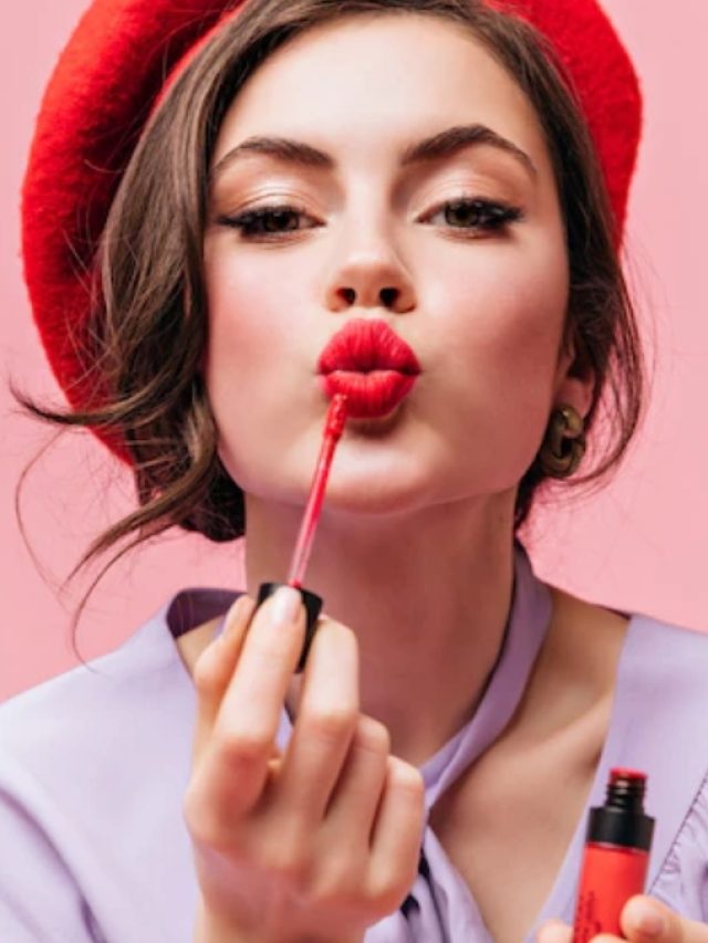 red-lipstick-1658141513
