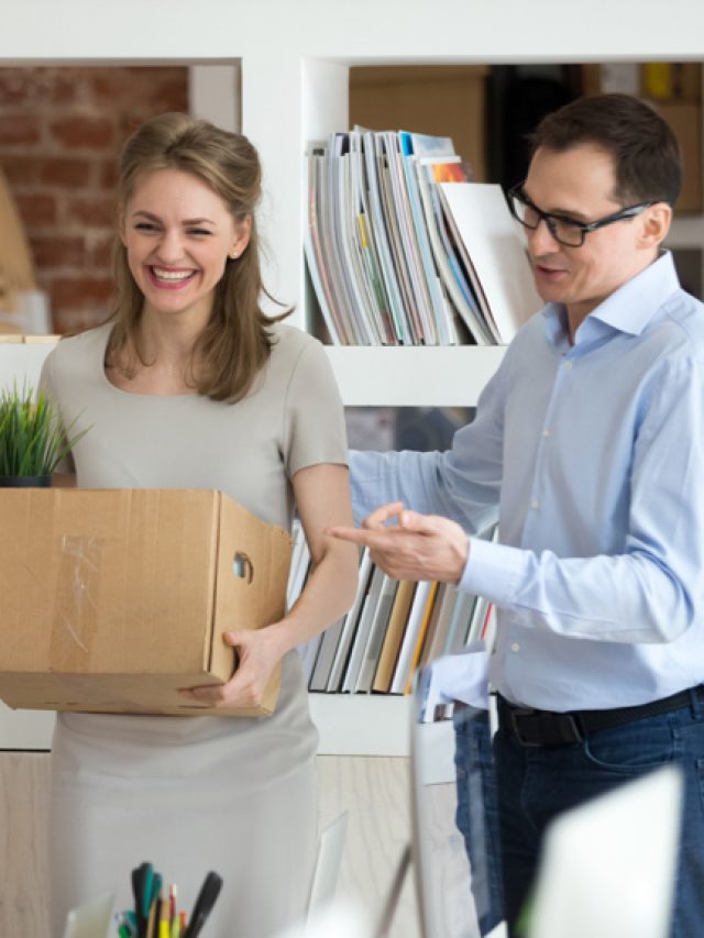 what-to-bring-to-the-office-on-your-first-day-at-work