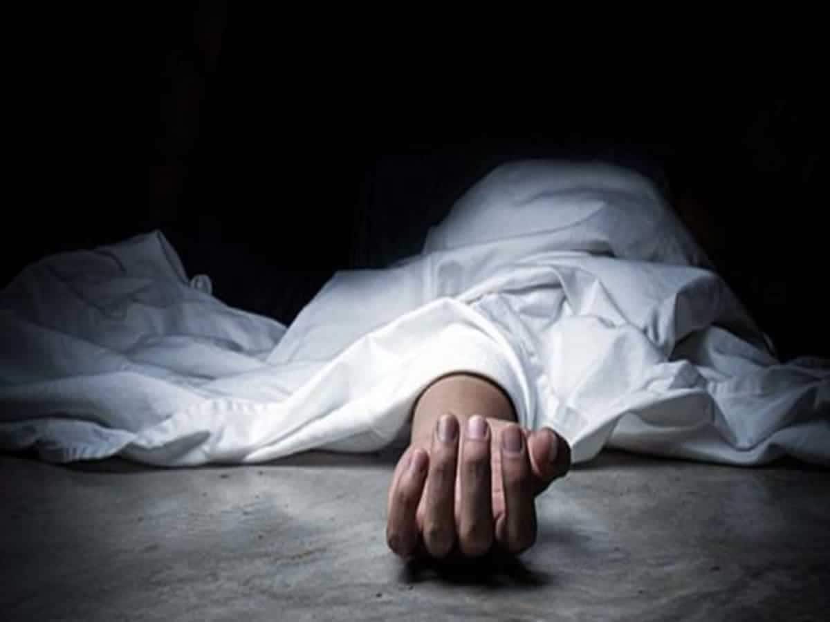 dead_body_of_youth_found_on_national_highway_in_lakhimpur_kheri_1584257493-1