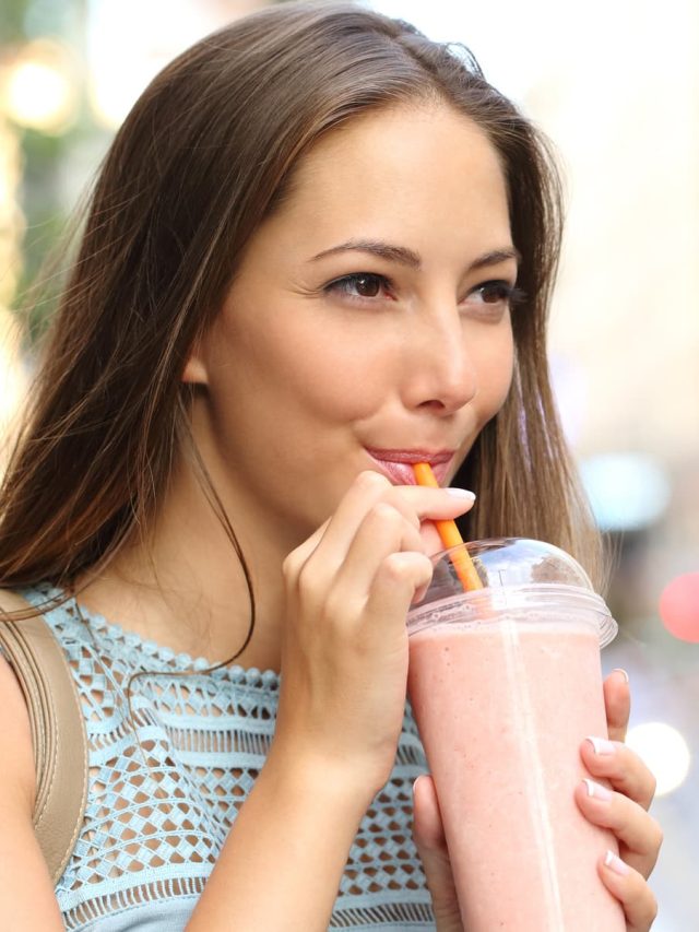Bought-vs-homemade-smoothies-iStock-535485692
