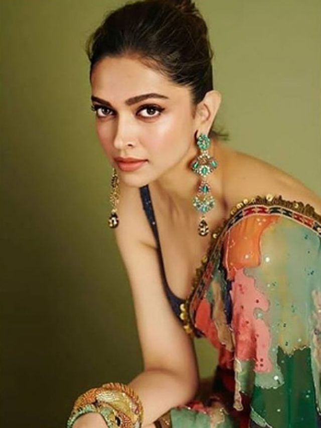 Deepika Padukone Looking Beautiful In Traditional Look_8