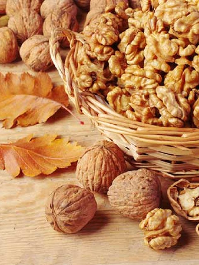 Walnut-Scrub-For-Oily-Skin