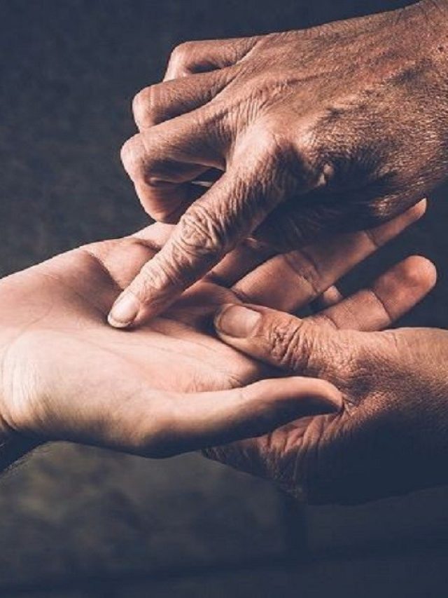 fish-sign-in-palm_large_1742_84