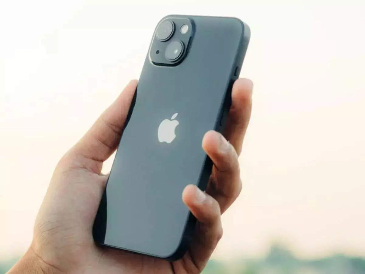 iphone-13-94577197