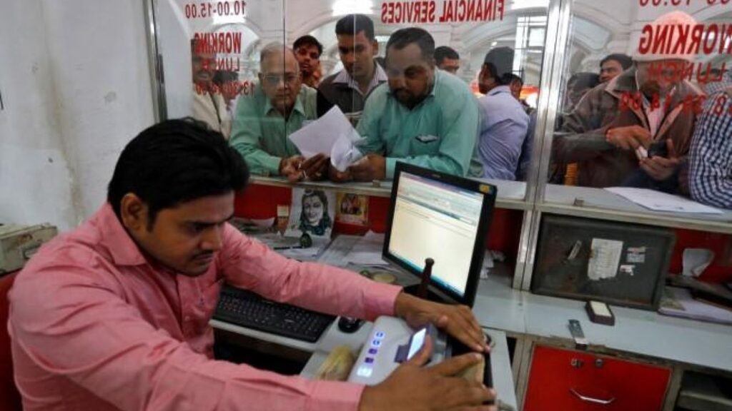 Maharashtra State Employee